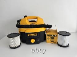 Dewalt DC500 GB/QW Wet & Dry Vacuum Cleaner Corded 240v or Cordless 300w Dewalt DC500 GB/QW Wet & Dry Vacuum Cleaner Corded 240v or Cordless 300w