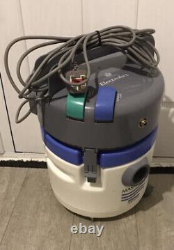 Electrolux masterlux shampoo wet and dry Cleaner 1 Wheel Missing