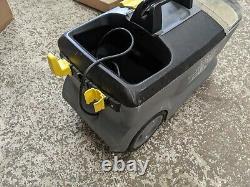Karcher Wet & Dry Carpet & Upholstery Cleaner PUZZI 10/1 1140 W USED With Box