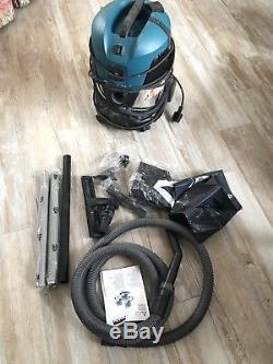 Makita VC2012L Wet and Dry L Class 20L Dust Extractor Vacuum Cleaner