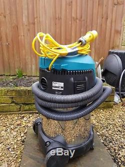 Makita VC3011L 110v Vacuum Cleaner 30L Wet and Dry Dust Extractor