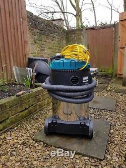 Makita VC3011L 110v Vacuum Cleaner 30L Wet and Dry Dust Extractor