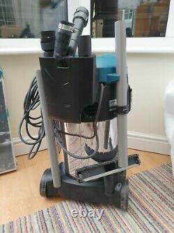 Makita VC3011L 240v Vacuum Cleaner 28L Wet and Dry Dust Extractor