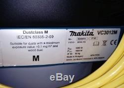Makita VC3012M wet and dry vacuum cleaner