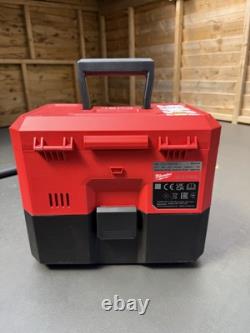 Milwaukee M12FVCL-0 Vacuum Cleaner with Wet and Dry Attachments