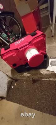 Milwaukee wet and dry vacuum cleaner