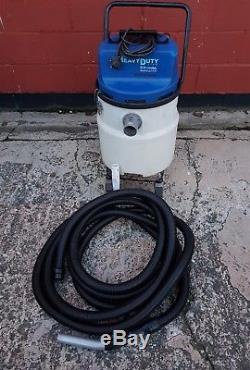 Nilfisk Uz868 Wet & Dry Twin Motor Vacuum Cleaner, Gwo
