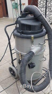 Numatic SBWD 1002 2000w Industrial Dry / Wet Vacuum Cleaner 110v Dust Extractor