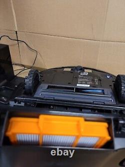Shark Matrix 2-in-1 Robot Vacuum Cleaner Wet/Dry RV2600WFEU 30 With Charger