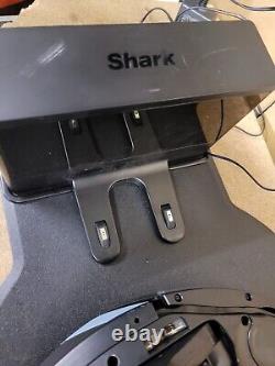Shark Matrix 2-in-1 Robot Vacuum Cleaner Wet/Dry RV2600WFEU 30 With Charger