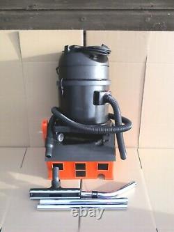 TMB Top P11 WD 11 litre Commercial Wet & Dry Vacuum Cleaner C/W Tools