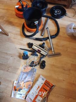 Vax 2000 Wet and dry vacuum Cleaner Black & Orange Corded 1050-Watt