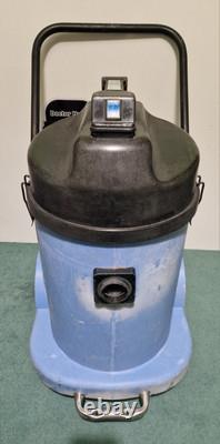 WVD 900 Vacuum Hoover 240 Volt Numatic Twin Motor Wet And Dry Cleaner