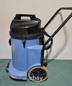 WVD 900 Vacuum Hoover 240 Volt Numatic Twin Motor Wet And Dry Cleaner